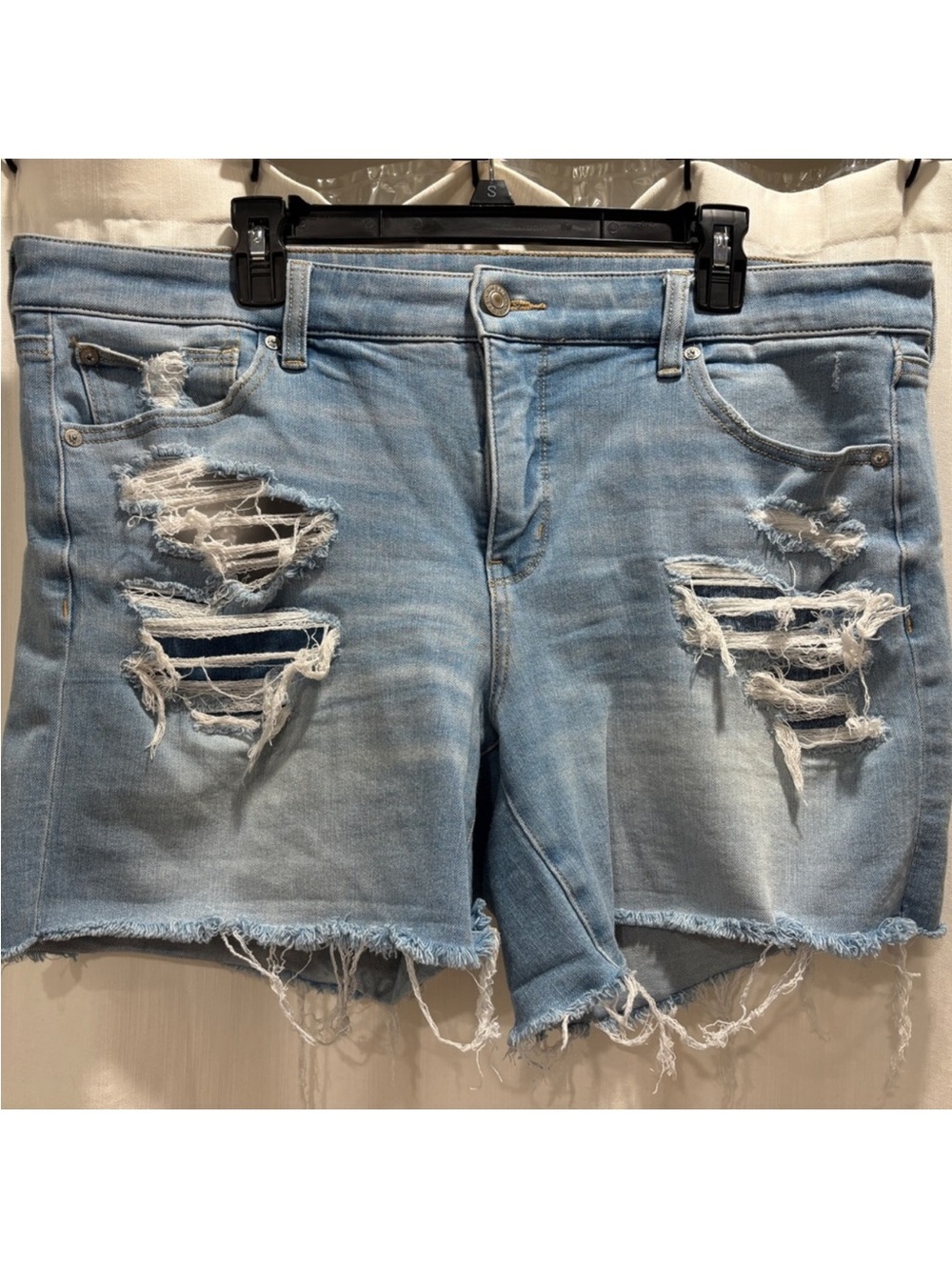 American Eagle Distressed Denim Women's Shorts